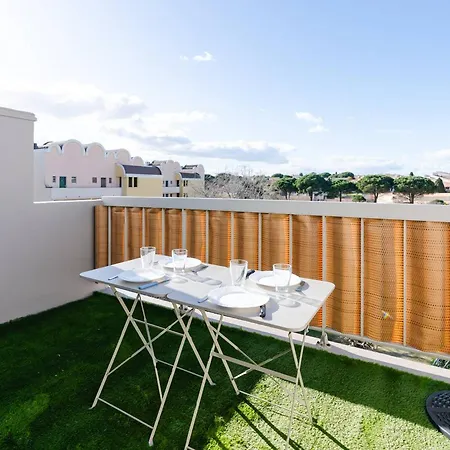 Avec Terrasse, Animaux Admis, Pour 4 Personnes - Fr-1-409a-33 Apartment *